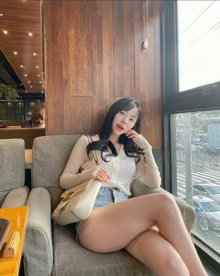 모델 이소영님 | mbong.kr