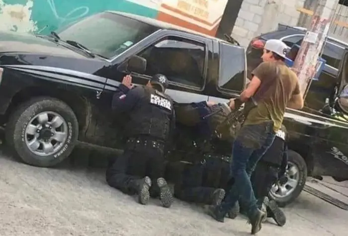경찰이 체포되는 나라 멕시코 | mbong.kr 엠봉