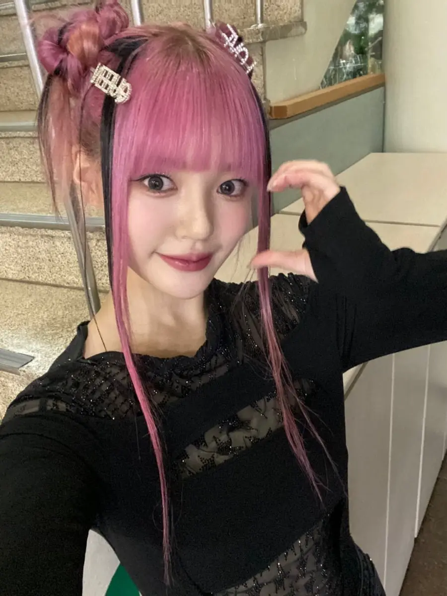 핑크 토끼로 컨셉 잡은 여돌.jpg | mbong.kr 엠봉