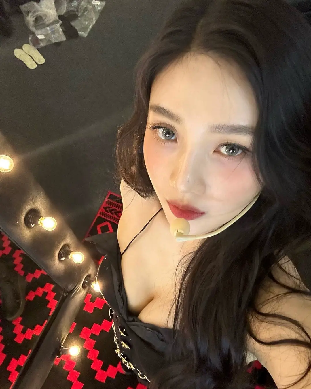 알가슴골을 강조하는 셀카 각도 레드벨벳 조이 검스 허벅지까지 - 유저방송 - 엠봉