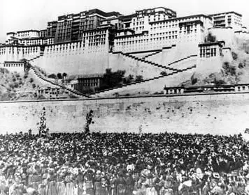1959년 티베트의 사람들이 일제히 일어나 자유를 찾기 위해 싸웠던 사건 | mbong.kr 엠봉
