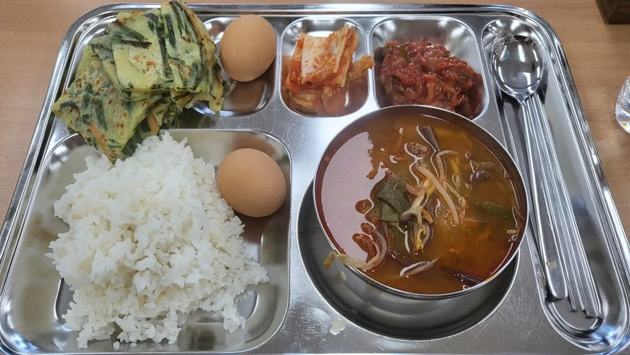 4000원 점심식사 호불호 | mbong.kr 엠봉