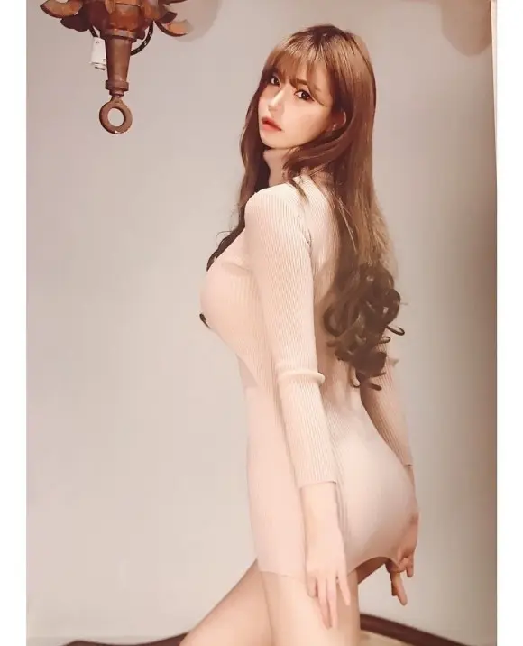 레이싱모델 민한나 타이트한 미시룩 몸매 | mbong.kr 엠봉