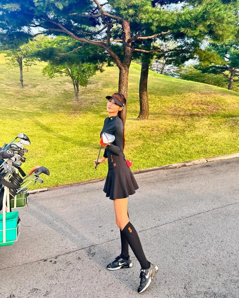 유다연 인스타 타이트한 골프복 몸매 | mbong.kr 엠봉