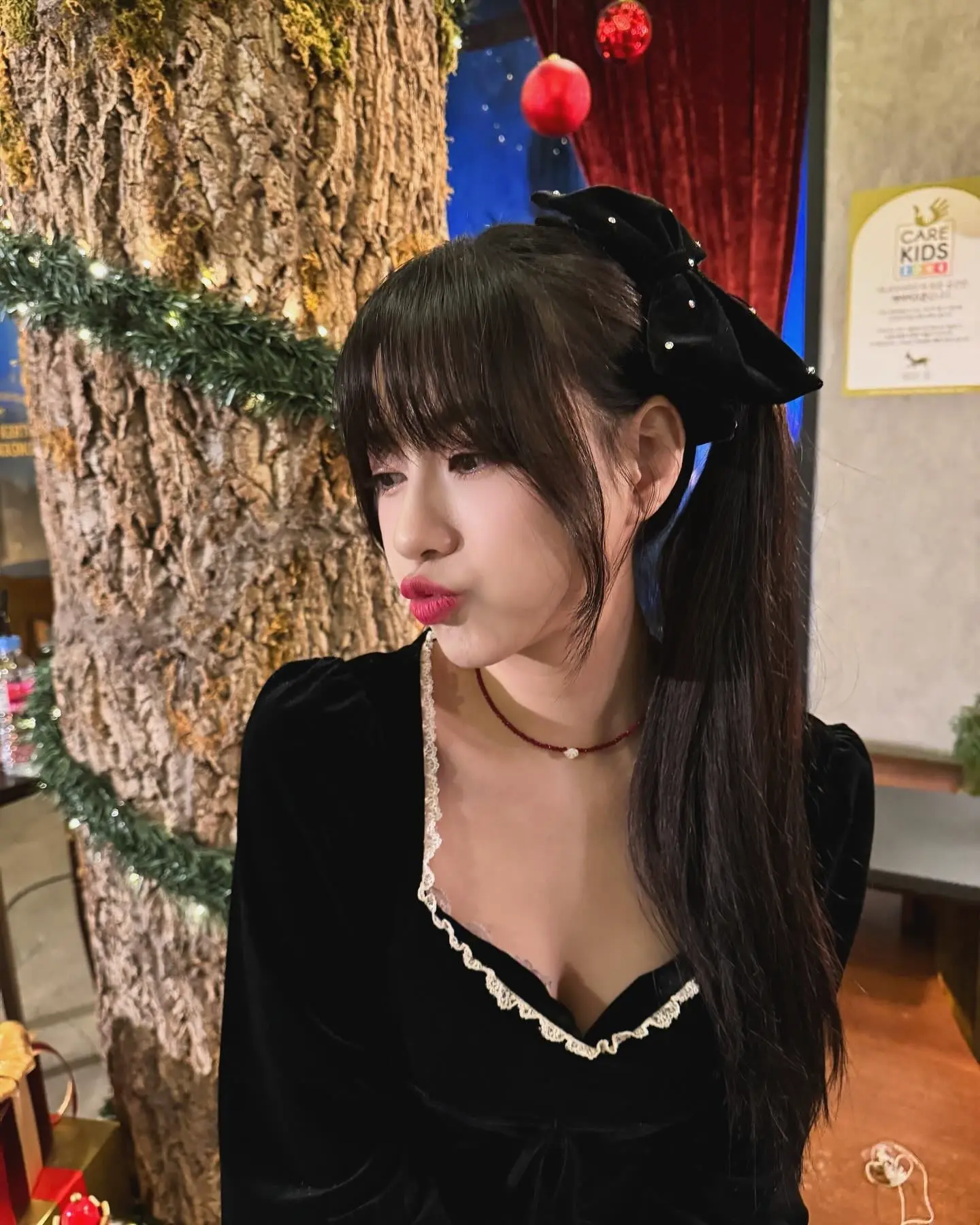 크리스마스 분위기의 의상과 촬영현장 에이핑크 오하영 | mbong.kr 엠봉