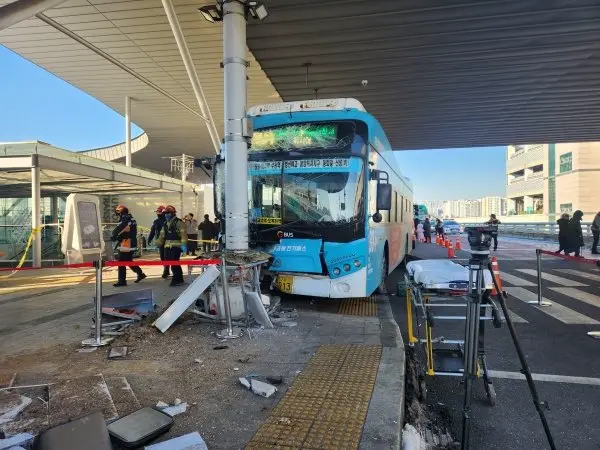 수원역 버스환승센터 사고 1명 사망 3명 중상…목격자 