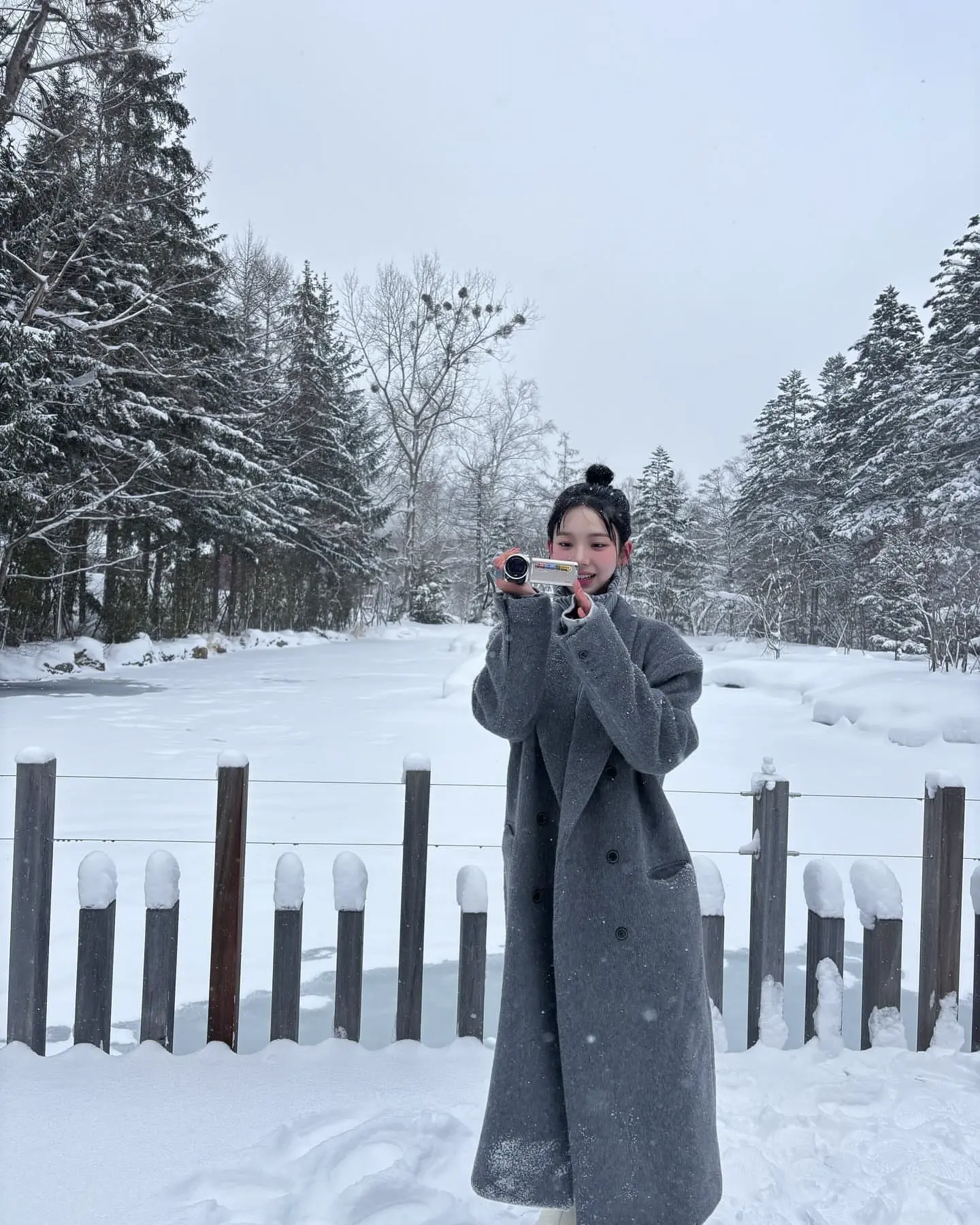 눈 와서 신난 댕댕이 에스파 카리나 | mbong.kr 엠봉