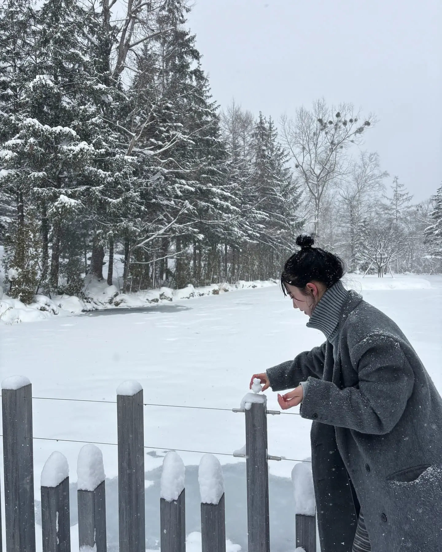 눈 와서 신난 댕댕이 에스파 카리나 | mbong.kr 엠봉