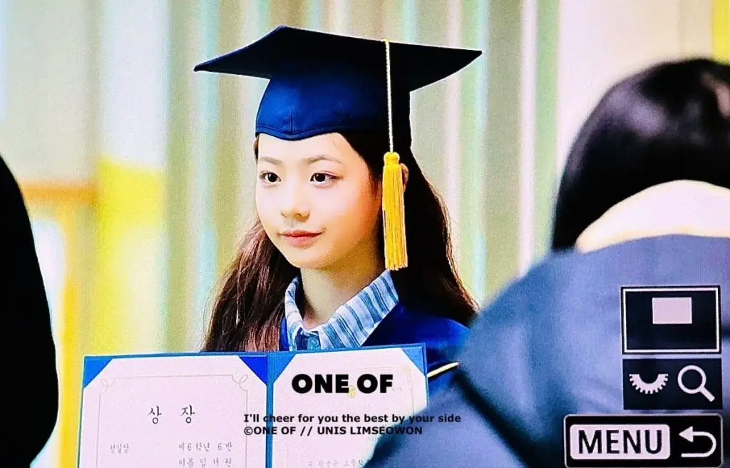 오늘 졸업식 사진 올라온 아이돌 | mbong.kr 엠봉