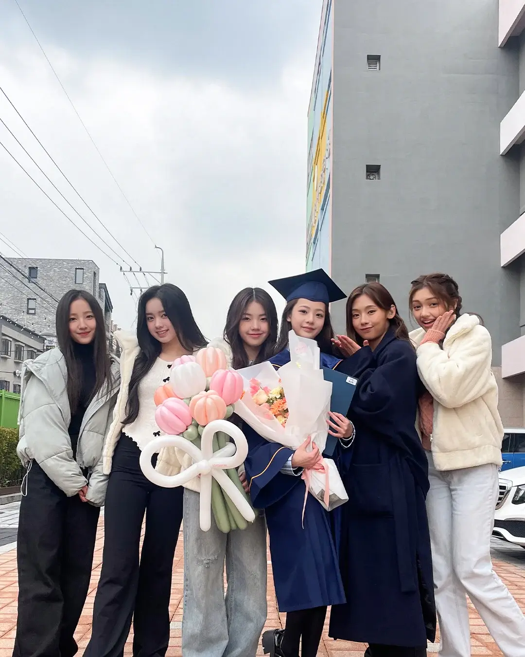 오늘 졸업식 사진 올라온 아이돌 | mbong.kr 엠봉