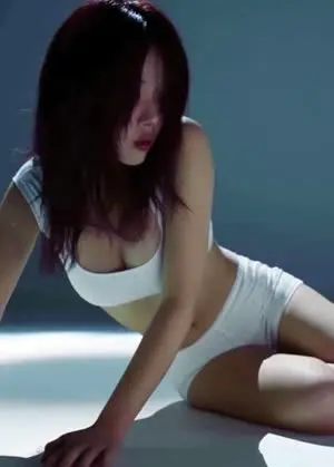 비비 SUGAR RUSH 뮤직 비디오 잔망하게 털어주는 트월킹 | mbong.kr 엠봉