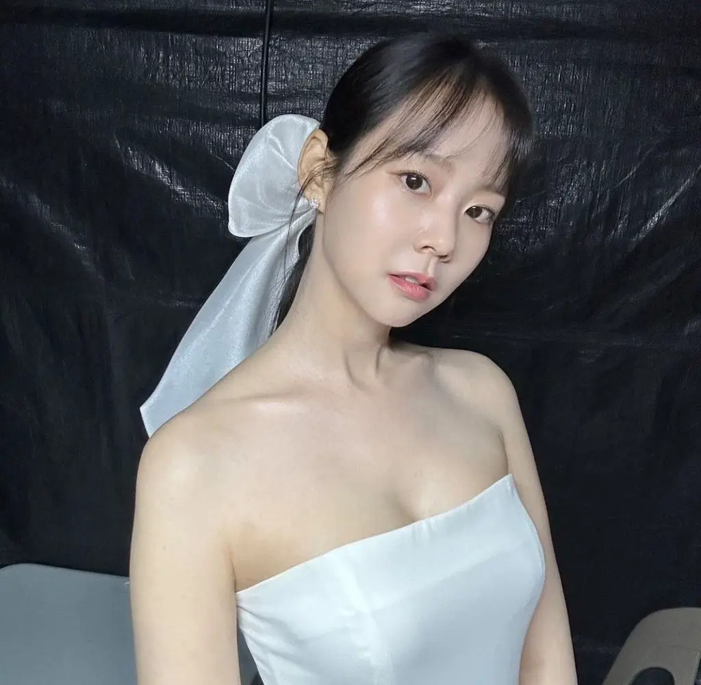 한승연 한터뮤직어워즈 시상식 오프솔더 드레스 윗가슴 | mbong.kr 엠봉