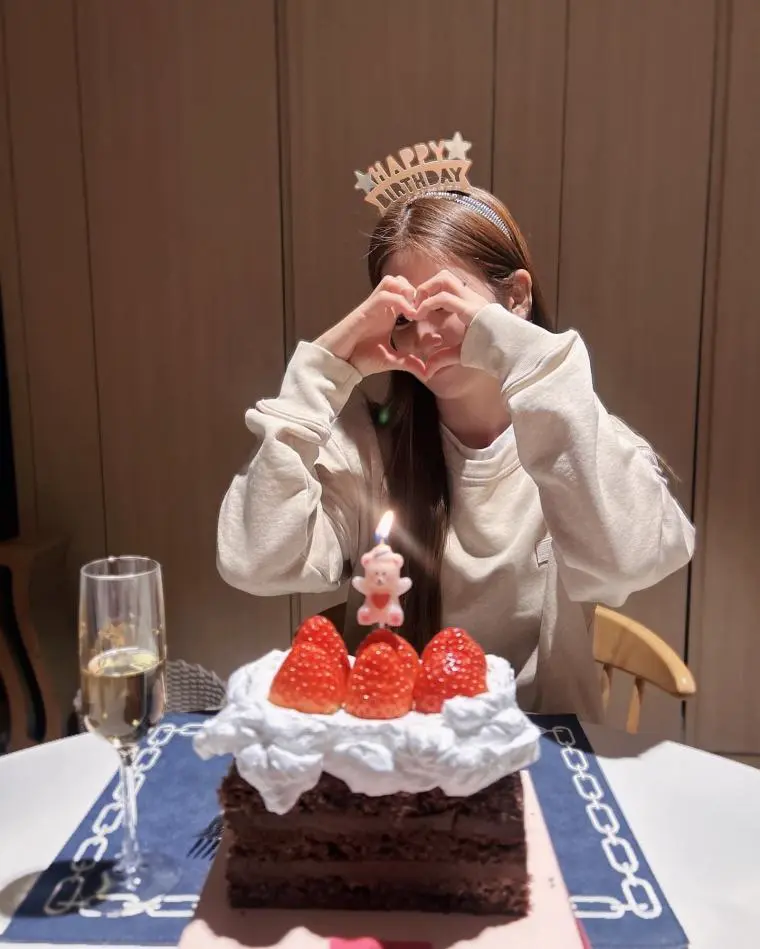 에이핑크 초롱 생일 / 초롱 인스타 | mbong.kr 엠봉