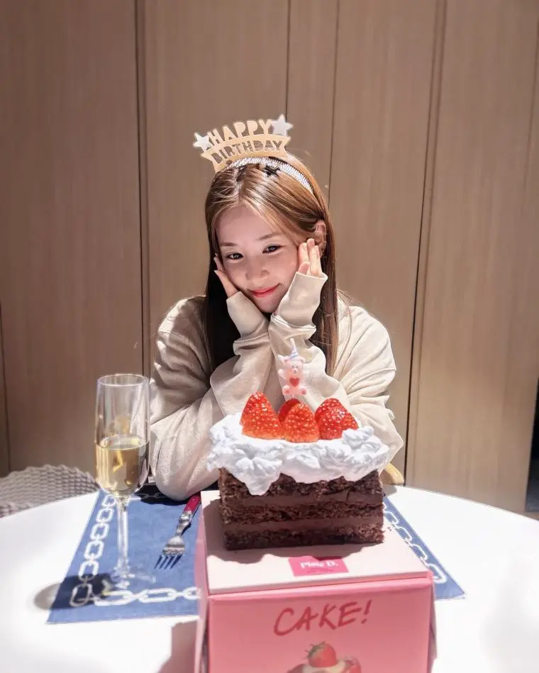 에이핑크 초롱 생일 / 초롱 인스타 / 에이핑크 스토리-초롱 생일 | mbong.kr 엠봉