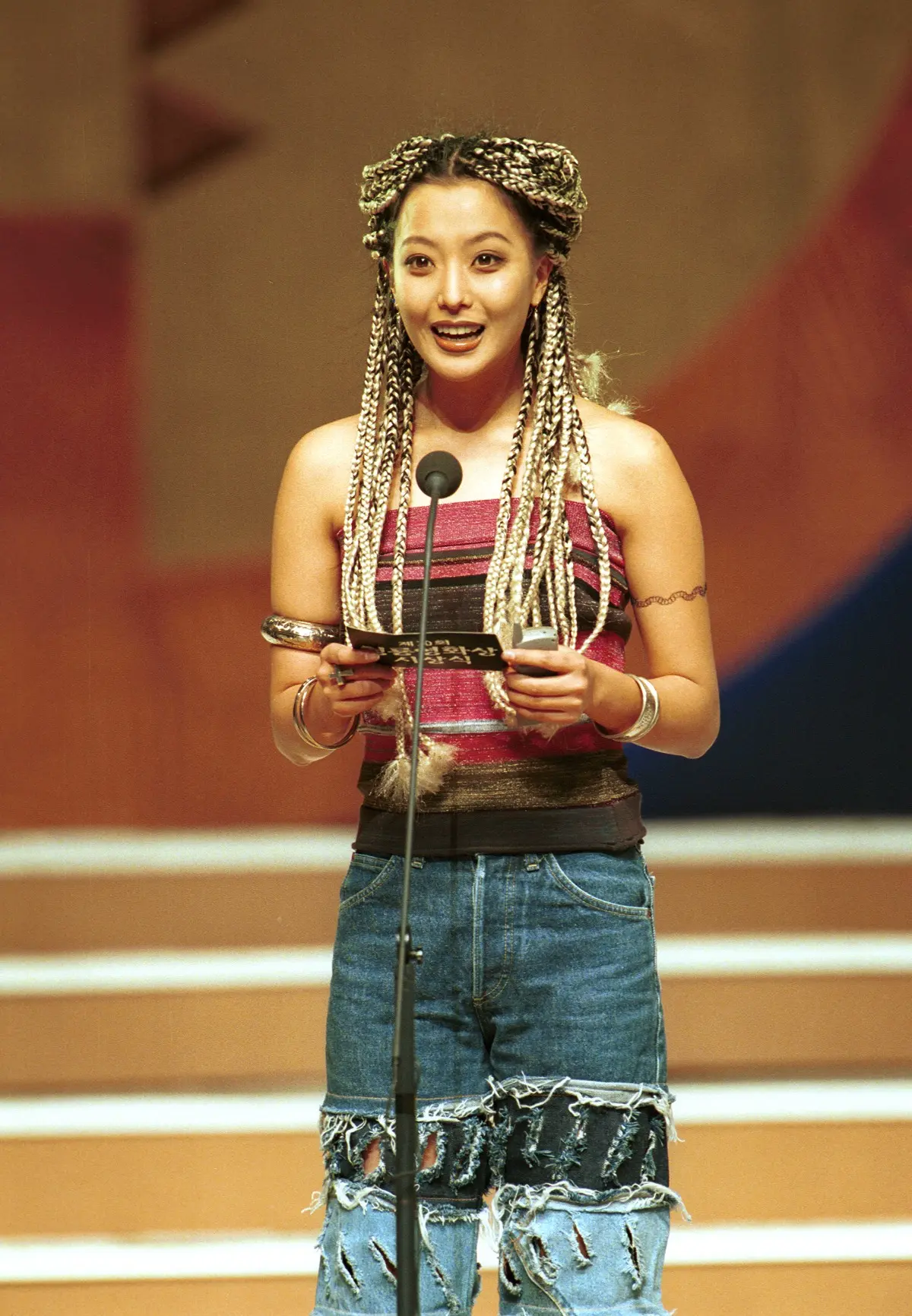 1999년 세기말 김희선 시상식 패션 | mbong.kr 엠봉