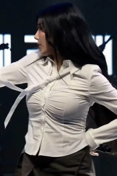 터질듯한 흰 셔츠 가슴 볼륨감 권은비 | mbong.kr 엠봉