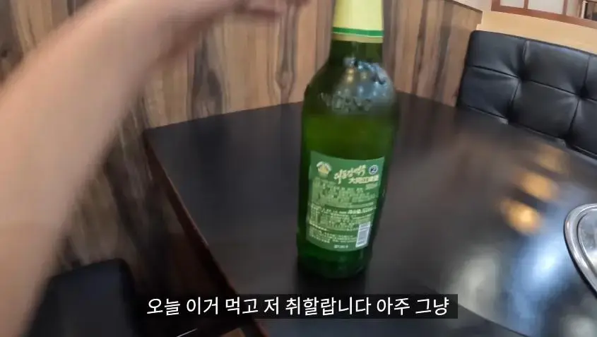 단호한 북한 미녀를 만난 여행 유튜버.jpg | mbong.kr 엠봉
