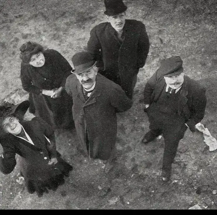 1910년대 사람들이 단체사진 찍는법 | mbong.kr 엠봉