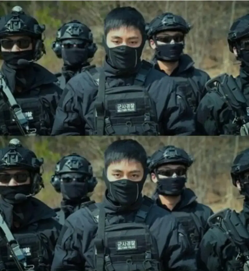 군사경찰 전투복을 입은 방탄 뷔 사진.jpg | mbong.kr 엠봉