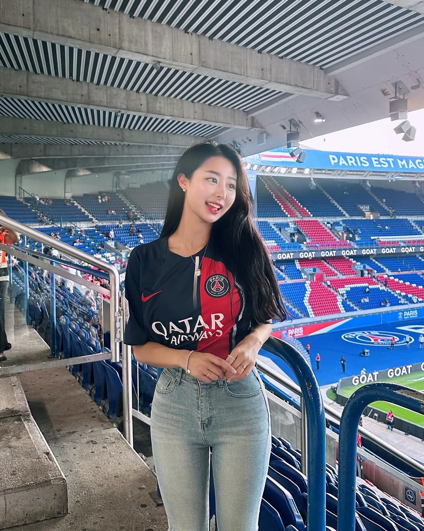 같이 축구 보고 싶은 누나 | mbong.kr 엠봉