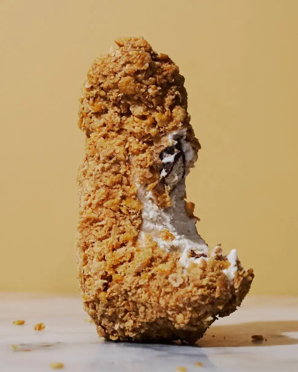 현재 미국에서 가장 핫한 치킨 | mbong.kr 엠봉