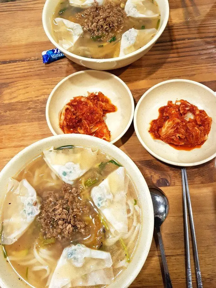 7년 연속 미슐랭선정 가성비 최고의 칼국수 맛집 | mbong.kr 엠봉