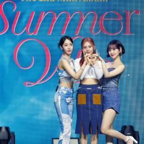 비비지(VIVIZ) 두 번째 미니앨범 'Summer Vibe(서머 바이브)' 발매 기념 쇼케이스