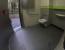 파리의 자동 청소 공중 화장실